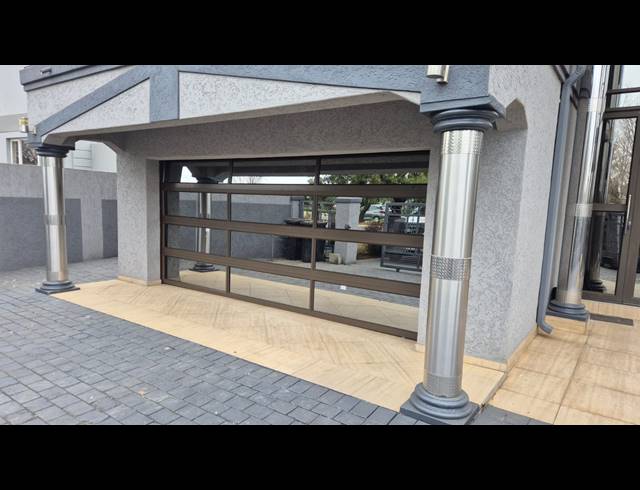 5 BEDROOM HOUSE FOR SALE IN HELDERWYK